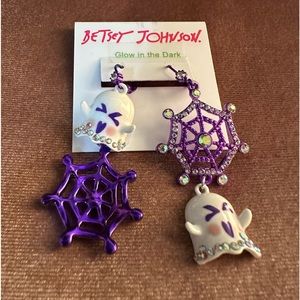 Betsey Johnson Glow In The Dark Ghost Spiderweb Earrings